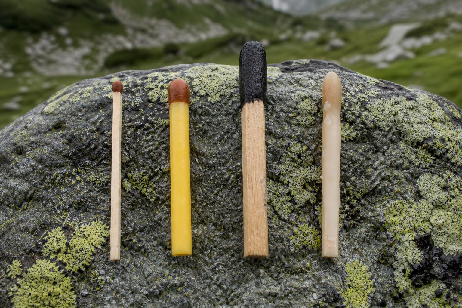 Comparatif types allumettes survie imperméable tempête sur granit